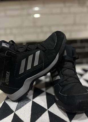 Демисезонные кроссовки terrex adidas