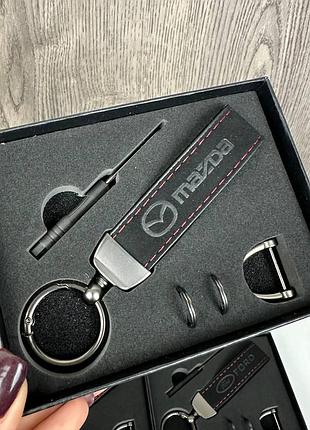 Автомобільний брелок ремінець шкіряний у коробці toyota bmw lexus mazda nissan chevrolet mazda
