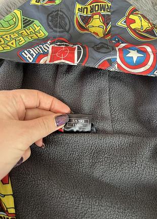 Курточка marvel 5