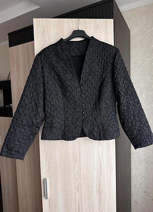 Стильний чорний жакет з фактурної тканини mango zara
