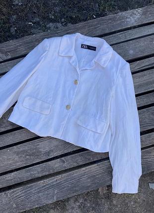 Вкорочений жакет zara
