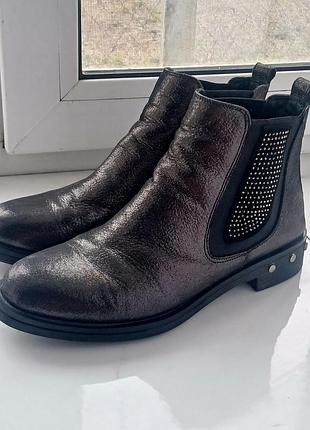 Кожаные ботинки 
кожаные ботинки