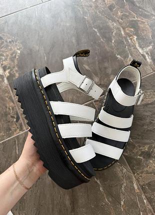 Сандалі dr. martens