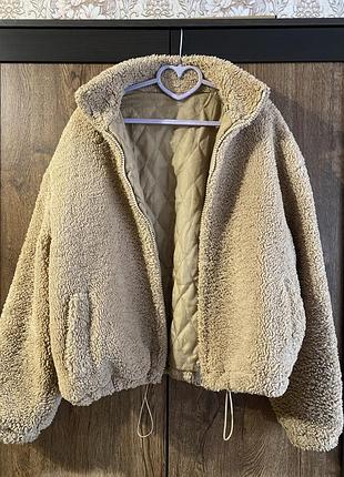 Демісезонна куртка  «тедді» бежевого кольору з віскозною підкладкою