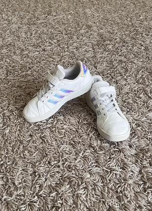Кросівки adidas 33 розміру
