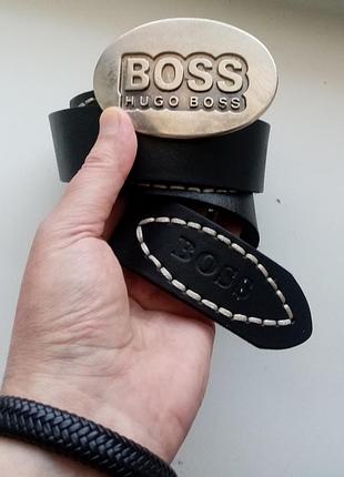 Винтажный кожаный ремень большой металлической пряжкой hugo boss (оригинал)