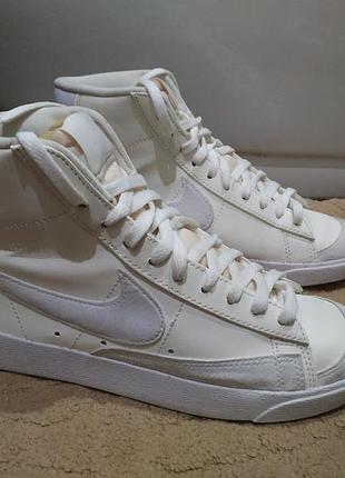 Женские кроссовки nike blazer mid 77 next naturеoriginals