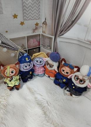 Іграшка сюрприз брелок disney zootopia зоотрополіс в коробочці miniso