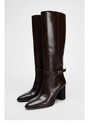 Шикарные трендовые шоколадные сапоги кожаные zara