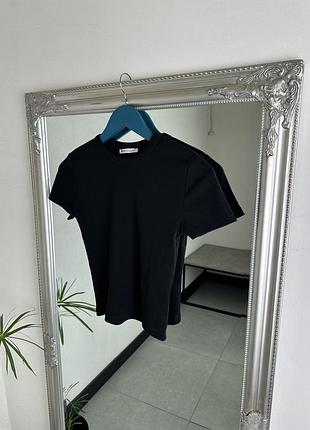 Футболка zara чорного кольору