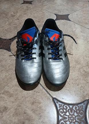 Футбольные сороконожки adidas, бутсы