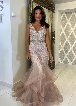 Розкішна сукня, великий вибір