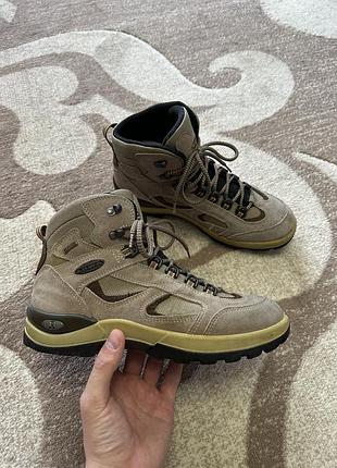 Трекінгові черевики lowa gore tex 41-41,5 розмір