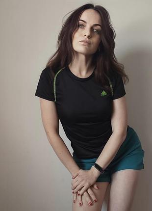Женская футболка adidas
