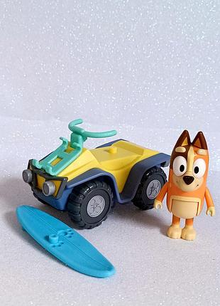 Bluey - пляжний квадроцикл з фігуркою, квадроцикл із дошкою для серфінгу,  блуі
