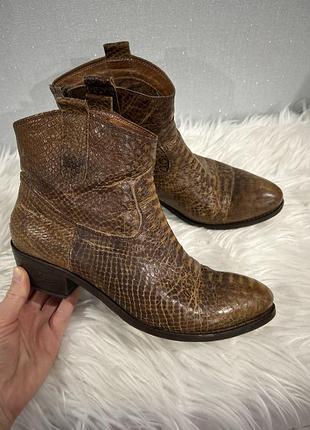 Шкіряні жіночі козаки, р 40 26,5 см