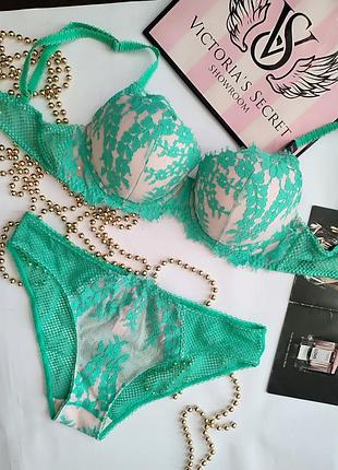 Яскравий комплект білизни від улюбленого бренду victoria's secret 
ніжний, чуттєвий набір з колекції dream angels
34c 75c + m