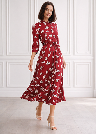 Платье миди в цветочный принт, натуральная ткань, акцент на талии