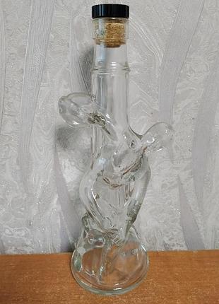 Стеклянная бутылочка.метатель диска.