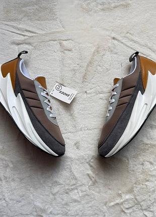Shark white &amp; gray &amp; brown 10