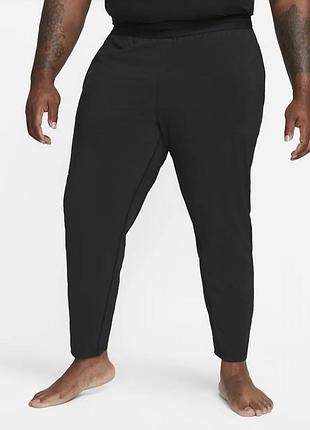 Брюки мужские nike mens yoga pants black dd2120-010
