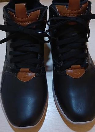 Кроссовки, хайтопы skechers, eur 42 , 27 см стелька ,в идеальном состоянии,  демисезонные , кожа + текстиль , прошиты.