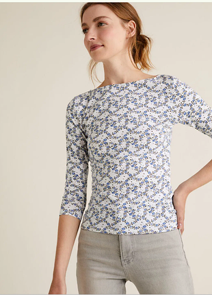Стильний лонгслів  у квітковий принт. marks and spencer англія.