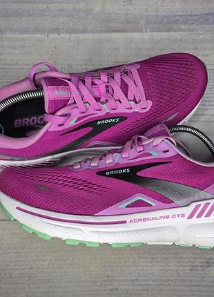 Кроссовки brooks