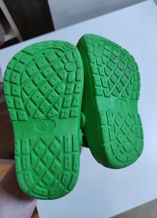 Зелені крокси marvel  crocs 7