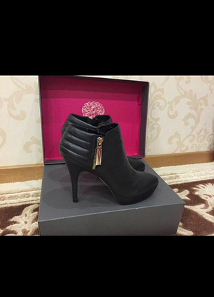 Кожаные ботильоны vince camuto