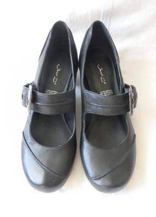 Шкіряні туфлі janet d. р. 39 дл.ст 25,2 см нові