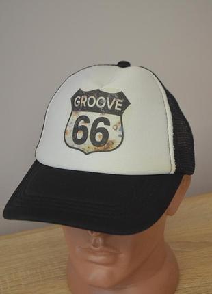 Чоловіча кепка тракер groove 66