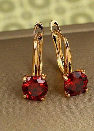 Серьги xuping jewelry солистка с красным камнем 1,7 см золотистые