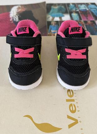 Легкие кроссовки для маленькой девочки размер 20 nike