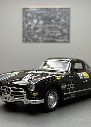 Металева модель mercedes-benz 300sl 1:32 зі світлом і звуком інерційна машинка в коробці спортивна колекційна модель