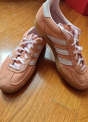 Женские кроссовки adidas gazelle