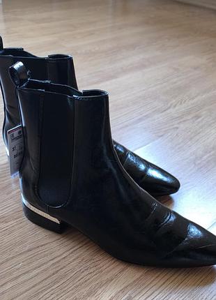 Лаковані челсі zara