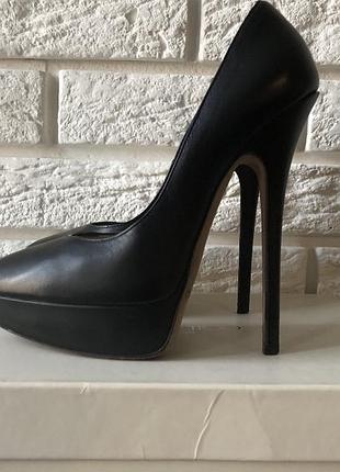 Jimmy choo туфлі