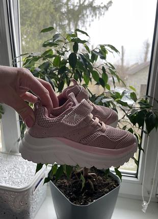 Кросівки на дівчинку