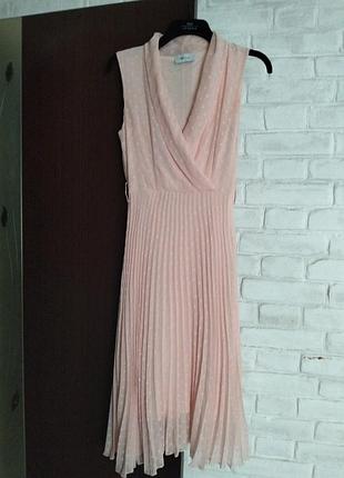 Нежное платье с плиссированной юбкой фирмы,bsb collection ''