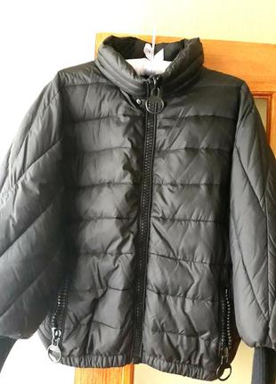 Стильная  демисезонная куртка