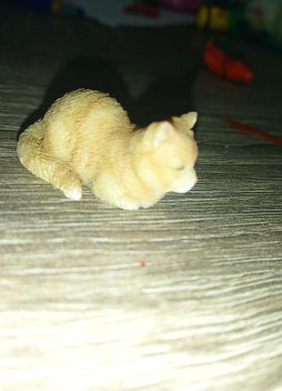 Фигурка котик. ручной работы.