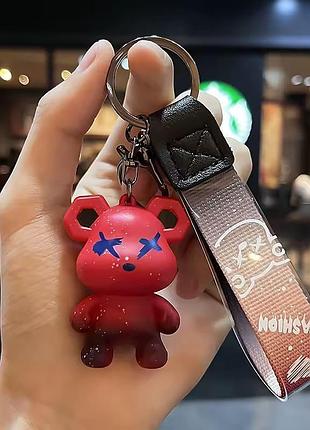Брелок-подвеска мишка kaws bearbrick сувенир коллекционный на рюкзак сумку в подарок фанатам красный