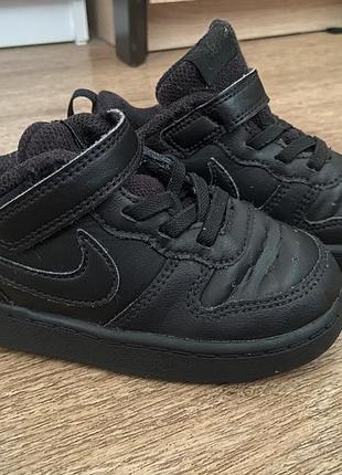 Чорні кросівки nike