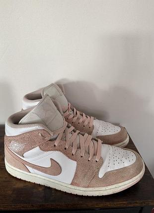 Кросівки nike air jordan 1 mid (оригінал). розмір 45, довжина устілки — 29 см.