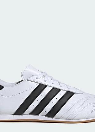 Женские кроссовки кожаные adidas