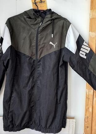 Ветровка puma с капюшоном без подкладки.