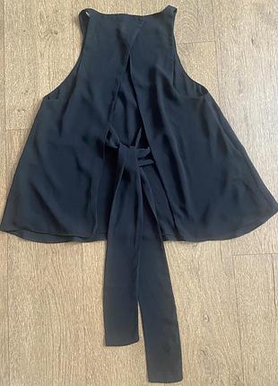 Елегантна чорна блуза zara з відкритою спиною та бантом, розмір xs