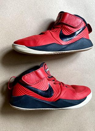 Кросівки високі баскетбольні дитячі для хлопчика nike team hustle 30 розмір | устілка 18,5 см | червоні шкіряні на липучке