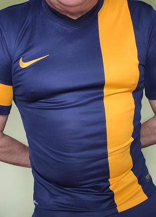 Спорт оригинал футболка nike.м